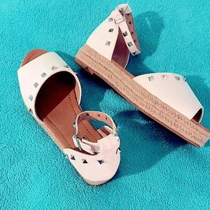 New size 6 Espadrilles with studs